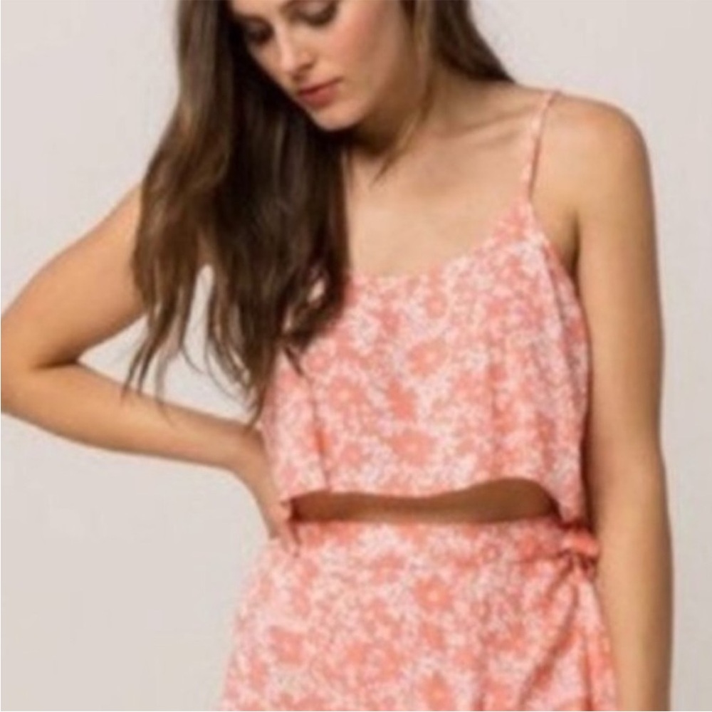 Sky and Sparrow Coral Floral Crop Tank Top